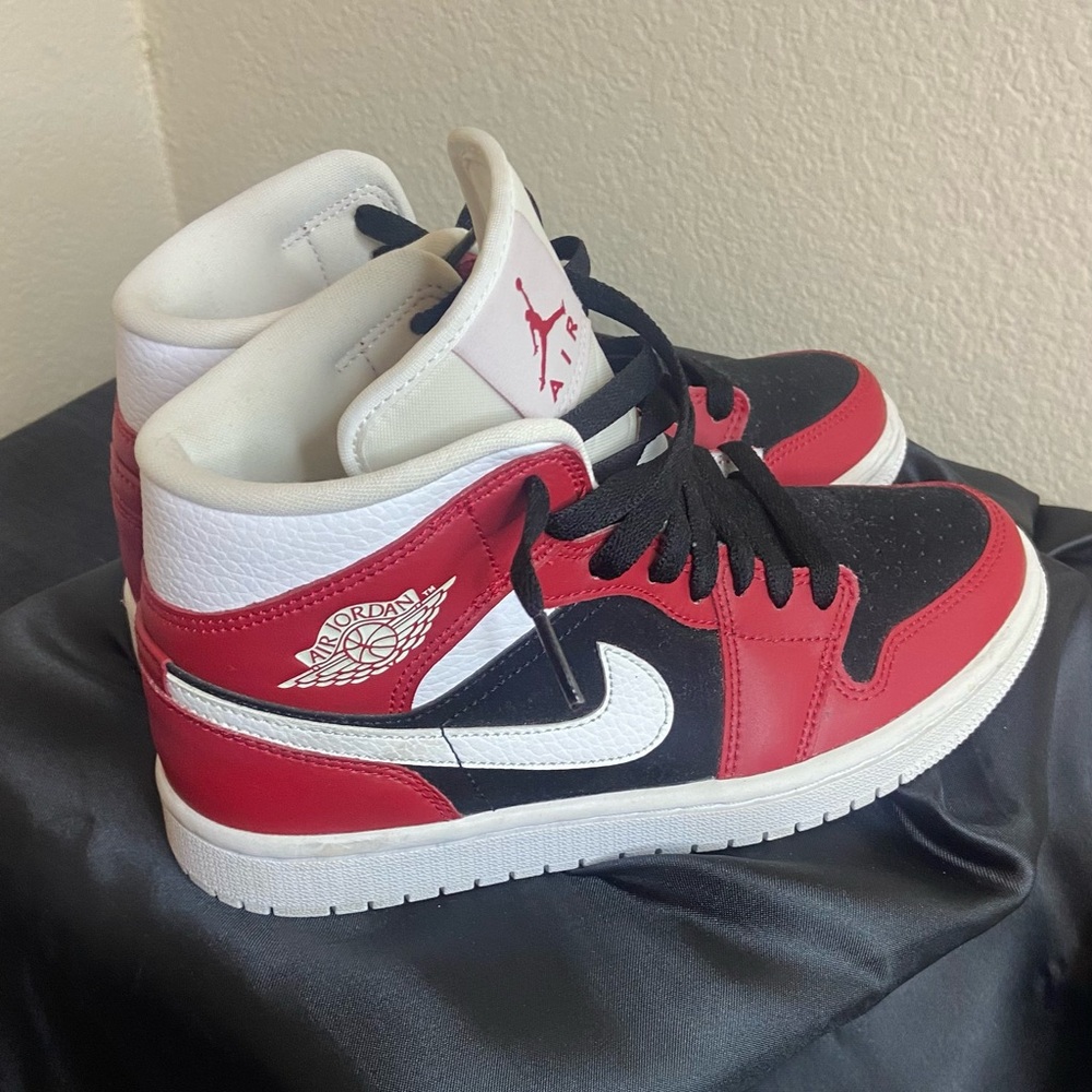 Jordan 1-Red/Blk/Wht - Picture 3 of 7